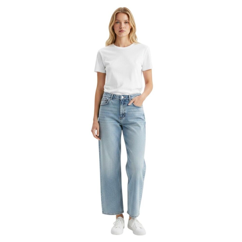 Aeropostale Mid-Rise Barrel Leg Jeans